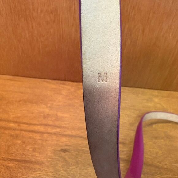 J. Crew Fuchsia Bright Purple Patent Leather Skinny Belt size Medium - Picture 6 of 7